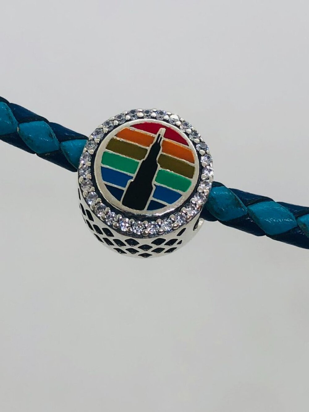 ✨✨Pandora Chicago Rainbow City Charm